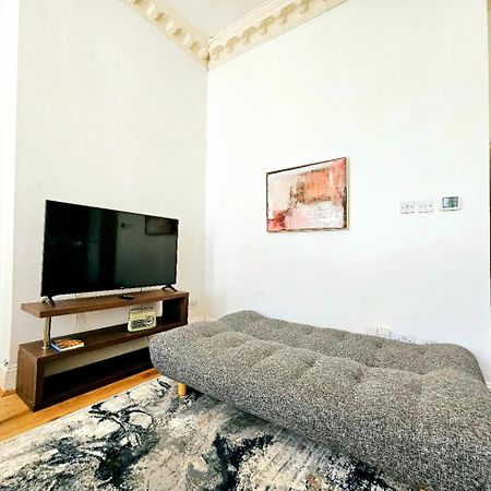 Charming Home With Private Balcony, On 1St Floor, With 2 Bathrooms, 3 Min Walk To Earl'S Court Station لندن المظهر الخارجي الصورة