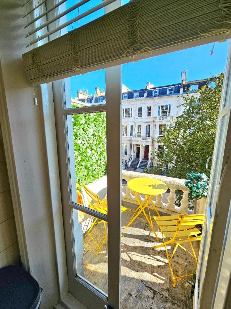 Charming Home With Private Balcony, On 1St Floor, With 2 Bathrooms, 3 Min Walk To Earl'S Court Station لندن المظهر الخارجي الصورة