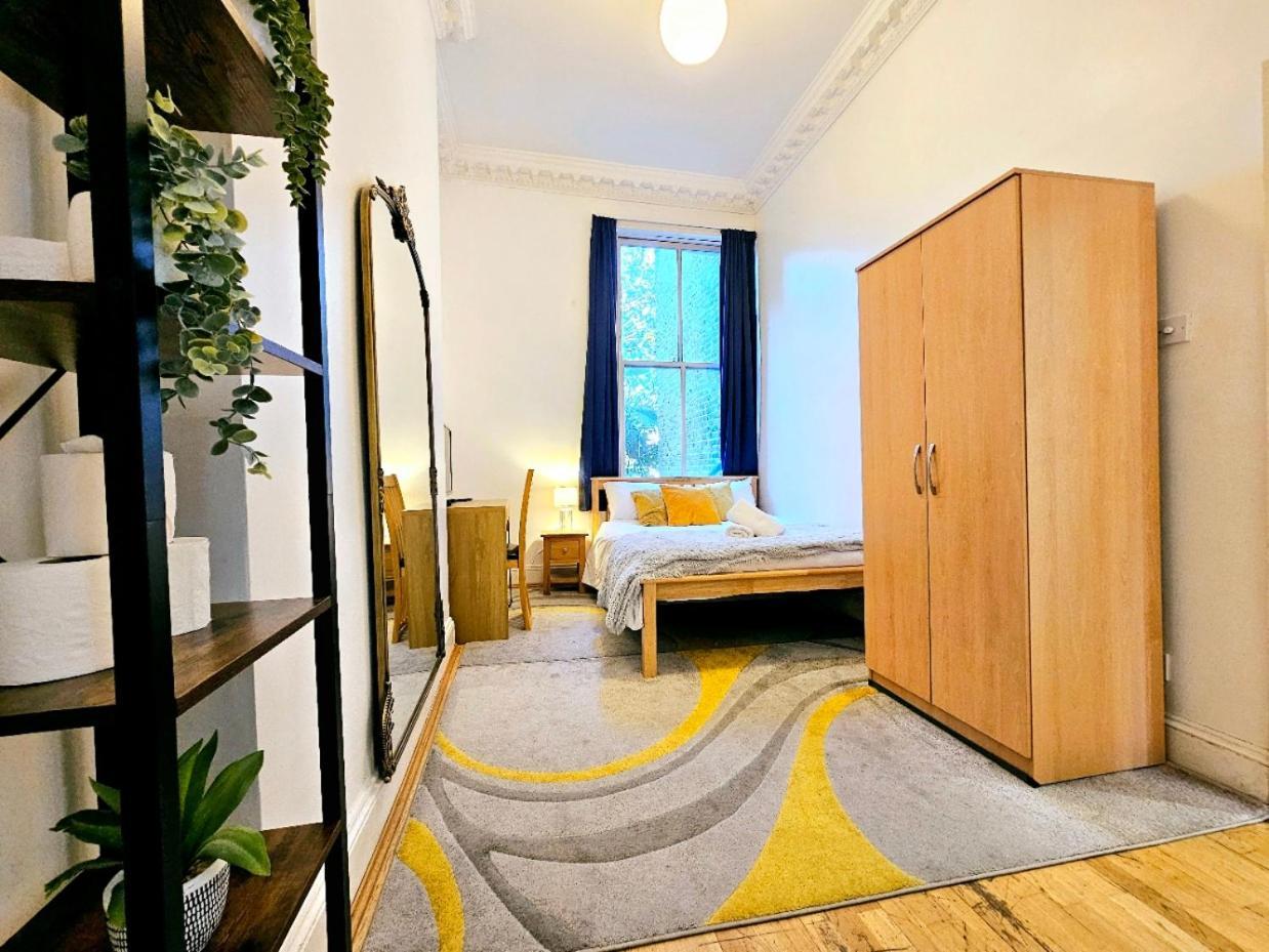Charming Home With Private Balcony, On 1St Floor, With 2 Bathrooms, 3 Min Walk To Earl'S Court Station لندن المظهر الخارجي الصورة