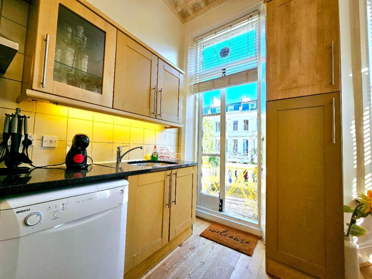 Charming Home With Private Balcony, On 1St Floor, With 2 Bathrooms, 3 Min Walk To Earl'S Court Station لندن المظهر الخارجي الصورة